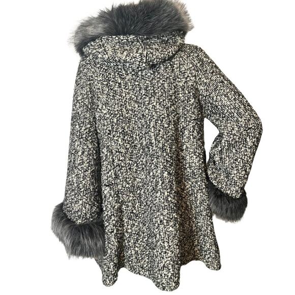 Vintage Women's Tre Sorelle Made in Italy Boucle' Wool Blend Faux Fur Trim Coat - Picture 4 of 10